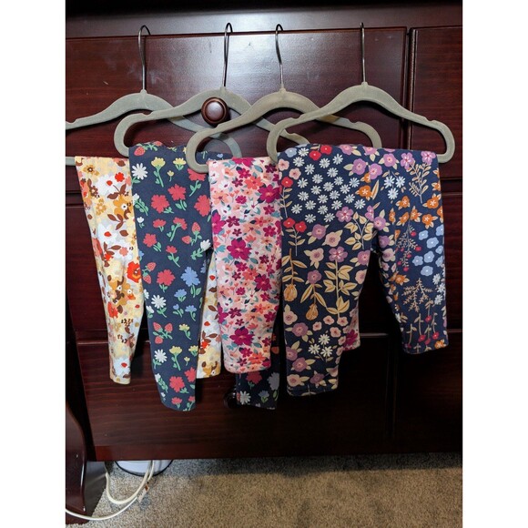 Four Pairs of 12-18 M Leggings - Picture 1 of 12